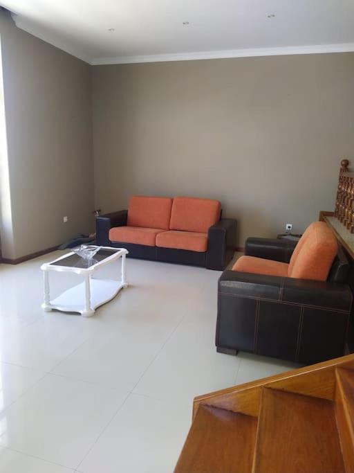 Villa Vivenda Com Patio, No Coracao Do Mindelo Extérieur photo