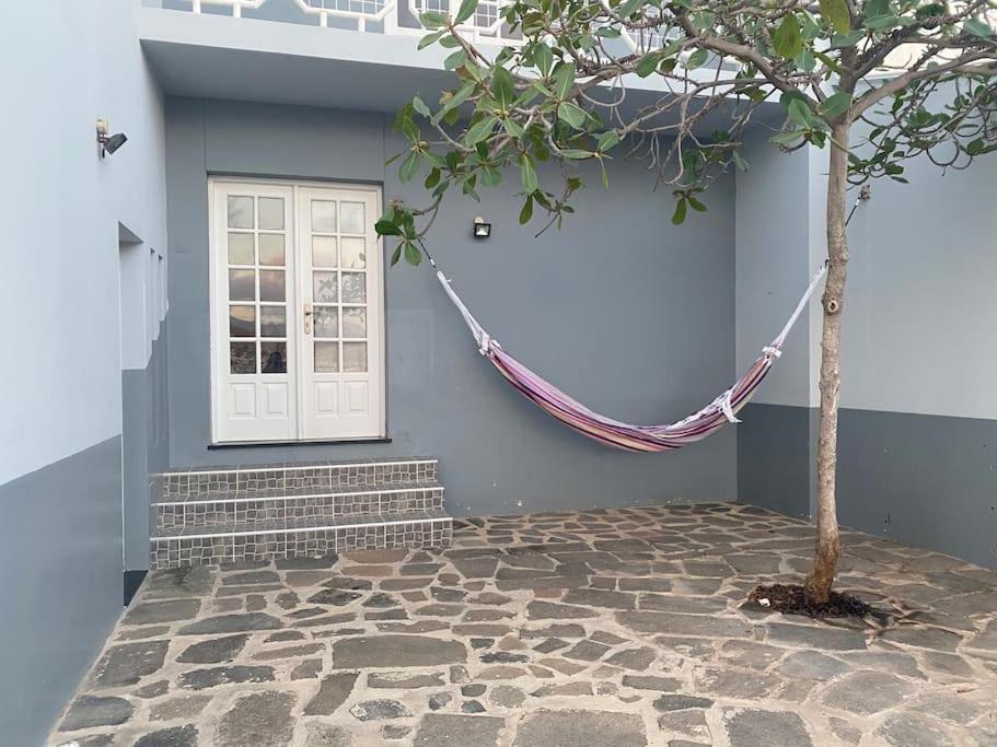 Villa Vivenda Com Patio, No Coracao Do Mindelo Extérieur photo